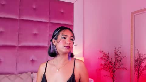 Snapshot of rousewhitte chatting on November 2025 02:17:01 PM rousewhitte online show from November 2025 02:17:01 PM