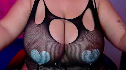 Snapshot of rousrossell_4 chatting on January 2025 12:55:01 AM Call me Rous online show from January 2025 12:55:01 AM