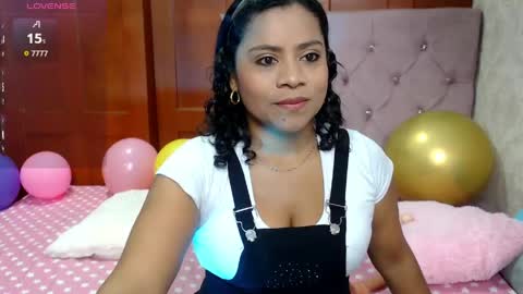 Snapshot of rousse_amber chatting on June 2026 01:50:02 PM amber online show from June 2026 01:50:02 PM