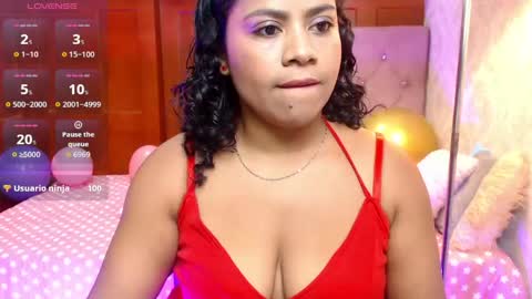 Snapshot of rousse_amber chatting on June 2026 01:22:01 PM amber online show from June 2026 01:22:01 PM
