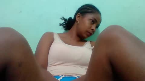 Snapshot of rovaelyah chatting on September 2025 06:15:01 AM rovaelyah online show from September 2025 06:15:01 AM