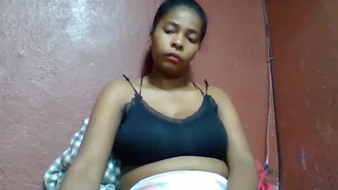 Snapshot of rovaelyah chatting on October 2025 06:01:02 AM rovaelyah online show from October 2025 06:01:02 AM