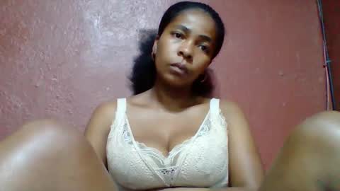 Snapshot of rovaelyah chatting on October 2025 02:45:02 AM rovaelyah online show from October 2025 02:45:02 AM