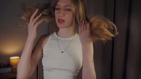 Stella online show from February 2025 07:13:01 PM