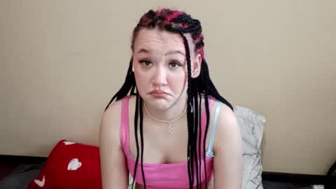 Snapshot of rowenapeavy chatting on February 2026 07:26:01 AM Amelia online show from February 2026 07:26:01 AM