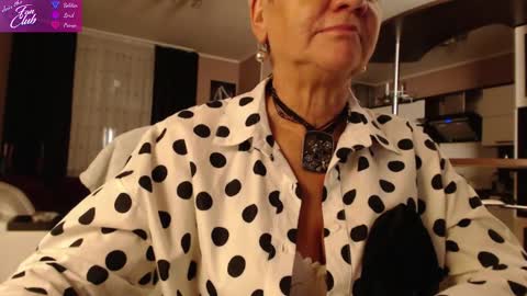 Snapshot of roxana_brooks chatting on December 2024 05:50:01 PM Roxana online show from December 2024 05:50:01 PM