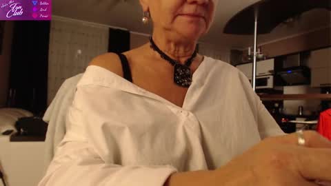 Snapshot of roxana_brooks chatting on December 2024 02:17:02 PM Roxana online show from December 2024 02:17:02 PM