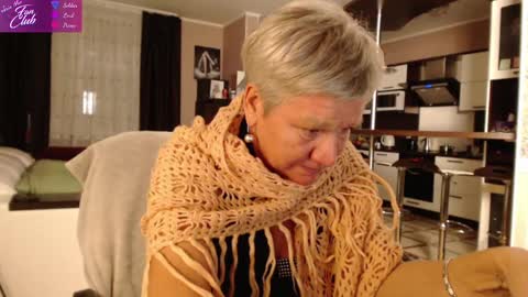 Snapshot of roxana_brooks chatting on December 2024 06:16:01 PM Roxana online show from December 2024 06:16:01 PM