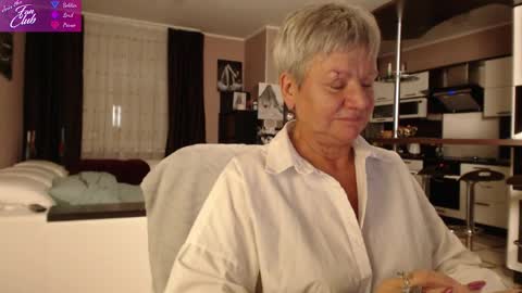 Snapshot of roxana_brooks chatting on December 2024 04:04:02 PM Roxana online show from December 2024 04:04:02 PM