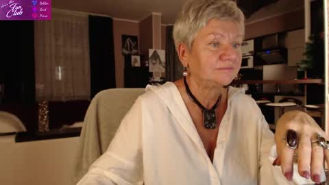 Snapshot of roxana_brooks chatting on December 2024 06:09:02 PM Roxana online show from December 2024 06:09:02 PM