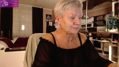 Snapshot of roxana_brooks chatting on December 2024 03:08:02 PM Roxana online show from December 2024 03:08:02 PM