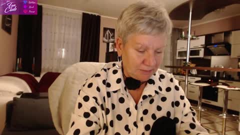 Snapshot of roxana_brooks chatting on December 2024 01:38:02 PM Roxana online show from December 2024 01:38:02 PM