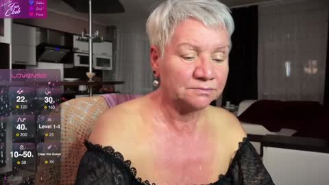 Snapshot of roxana_brooks chatting on January 2025 06:14:02 PM Roxana online show from January 2025 06:14:02 PM