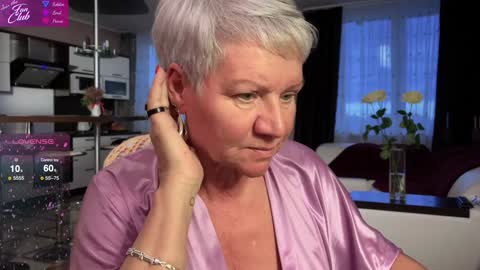 Snapshot of roxana_brooks chatting on January 2025 01:58:01 PM Roxana online show from January 2025 01:58:01 PM