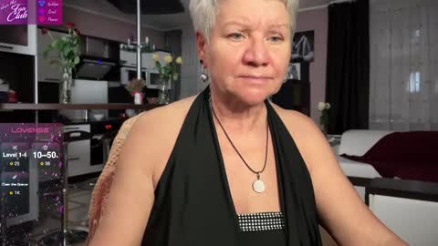 Snapshot of roxana_brooks chatting on February 2025 06:45:02 PM Roxana online show from February 2025 06:45:02 PM