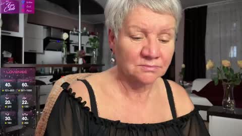 Snapshot of roxana_brooks chatting on February 2025 07:05:02 PM Roxana online show from February 2025 07:05:02 PM