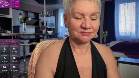 Snapshot of roxana_brooks chatting on February 2025 02:43:02 PM Roxana online show from February 2025 02:43:02 PM