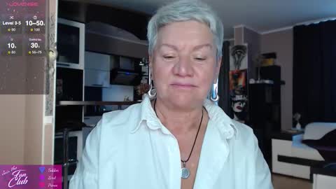 Snapshot of roxana_brooks chatting on September 2025 02:42:02 PM Roxana online show from September 2025 02:42:02 PM
