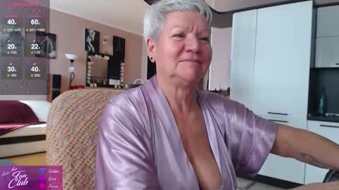 Snapshot of roxana_brooks chatting on October 2025 07:47:02 AM Roxana online show from October 2025 07:47:02 AM