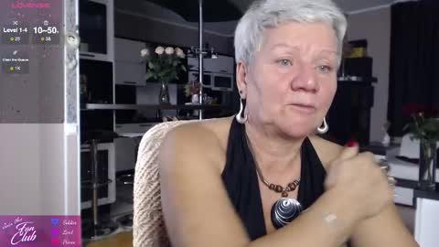 Snapshot of roxana_brooks chatting on October 2025 06:15:02 PM Roxana online show from October 2025 06:15:02 PM