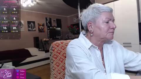 Snapshot of roxana_brooks chatting on October 2025 06:16:01 PM Roxana online show from October 2025 06:16:01 PM