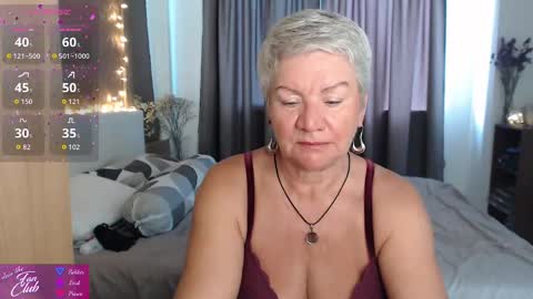 Snapshot of roxana_brooks chatting on May 2026 02:28:01 AM Roxana online show from May 2026 02:28:01 AM
