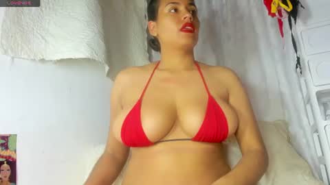Snapshot of roxanamariahills_ chatting on July 2026 07:46:02 AM Rosita online show from July 2026 07:46:02 AM