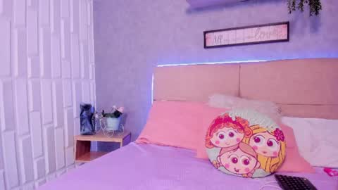 roxanebrown online show from June 2026 07:37:01 PM