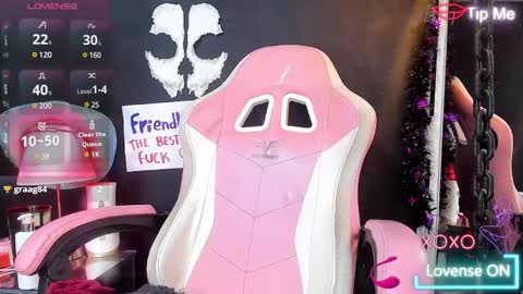 Roxane  online show from March 2025 01:07:01 PM