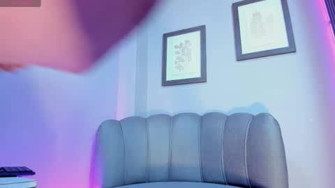  Roxanna  online show from May 2026 12:26:02 PM