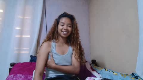roxanne_98 online show from October 2025 04:43:02 AM