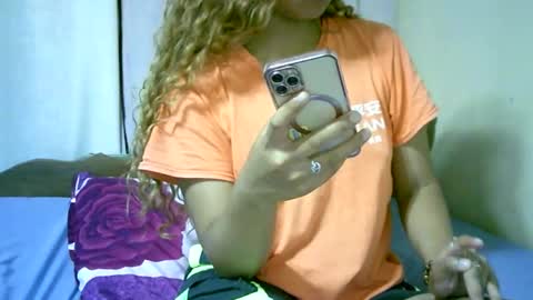 roxanne_98 online show from January 2026 04:53:01 PM