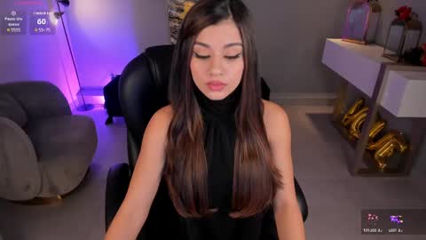 Snapshot of roxannehill_ chatting on February 2025 12:11:02 PM Roxanne Hill online show from February 2025 12:11:02 PM