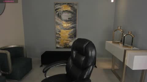 Snapshot of roxannehill_ chatting on October 2025 11:40:01 AM Roxanne Hill online show from October 2025 11:40:01 AM