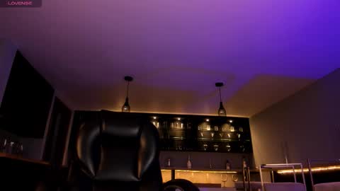 Snapshot of roxannehill_ chatting on December 2025 10:55:01 AM Roxanne Hill online show from December 2025 10:55:01 AM