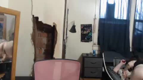 Snapshot of roxanneroulette chatting on March 2025 01:03:02 PM Silver online show from March 2025 01:03:02 PM