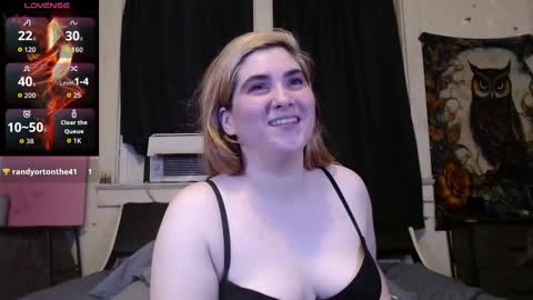 Snapshot of roxanneroulette chatting on October 2025 01:37:02 AM Silver online show from October 2025 01:37:02 AM