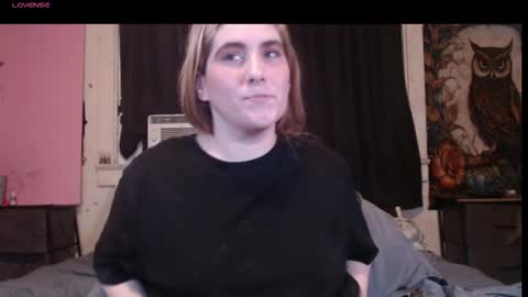 Snapshot of roxanneroulette chatting on October 2025 03:17:02 AM Silver online show from October 2025 03:17:02 AM