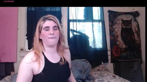 Snapshot of roxanneroulette chatting on October 2025 06:54:01 PM Silver online show from October 2025 06:54:01 PM