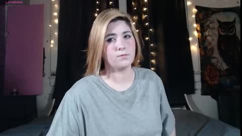 Snapshot of roxanneroulette chatting on November 2025 04:18:01 AM Silver online show from November 2025 04:18:01 AM