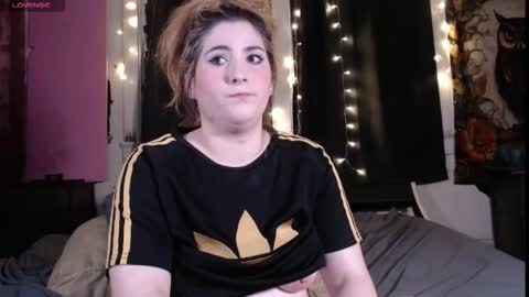 Snapshot of roxanneroulette chatting on November 2025 02:22:02 AM Silver online show from November 2025 02:22:02 AM