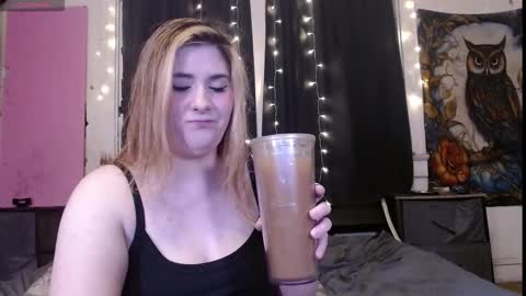 Snapshot of roxanneroulette chatting on November 2025 11:59:01 PM Silver online show from November 2025 11:59:01 PM