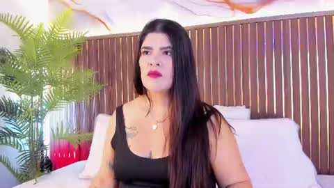 Snapshot of roxie_ns chatting on July 2026 01:14:02 PM Roxie online show from July 2026 01:14:02 PM