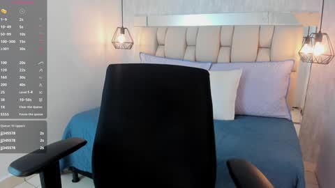 Snapshot of roxie_summers chatting on December 2024 11:03:02 PM Roxie online show from December 2024 11:03:02 PM