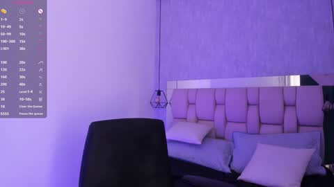 Snapshot of roxie_summers chatting on February 2025 10:43:02 PM Roxie online show from February 2025 10:43:02 PM