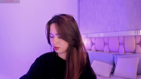 Snapshot of roxie_summers chatting on February 2025 01:53:01 AM Roxie online show from February 2025 01:53:01 AM