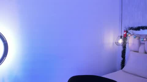 Roxie  online show from December 2025 12:56:02 PM