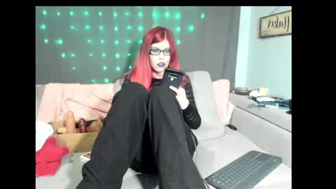 roxihazeleyes online show from February 2025 04:15:01 AM