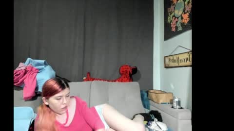 roxihazeleyes online show from September 2025 04:54:02 PM