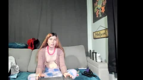 roxihazeleyes online show from October 2025 06:05:01 AM